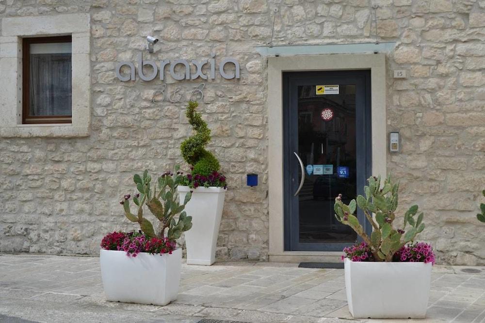 Abraxia B&B Comiso Bagian luar foto